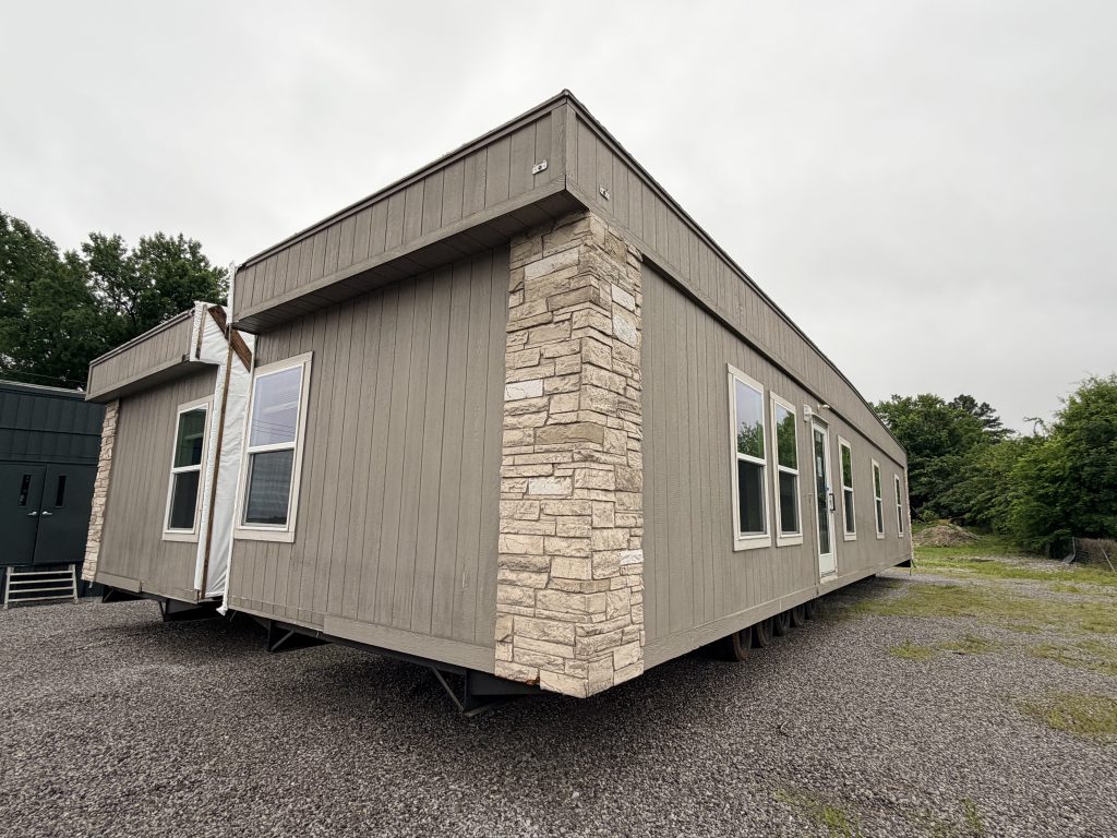 Used-Modular-Building-For-Lease in Birmingham Alabama - Ready to ship across the SoutheastUsed modular building rental in Alabama, Georgia, Mississippi, South Carolina